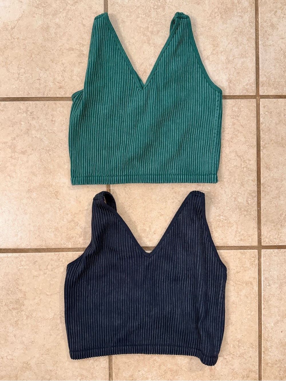 EUC Ribbed V-Neck Crop Top Set — Green + Black